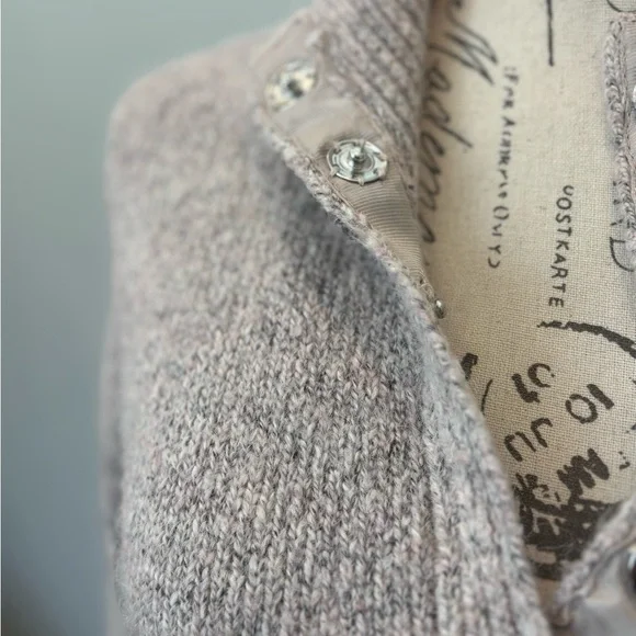 Francesca's Collections Gray Sweater - Picture 2 of 4